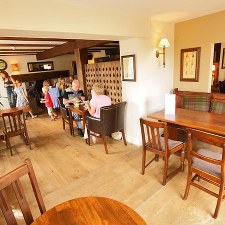 Rose And Crown Hotel Порткоул Екстериор снимка