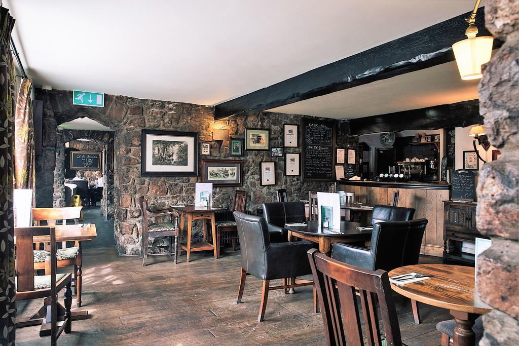 Rose And Crown Hotel Порткоул Екстериор снимка