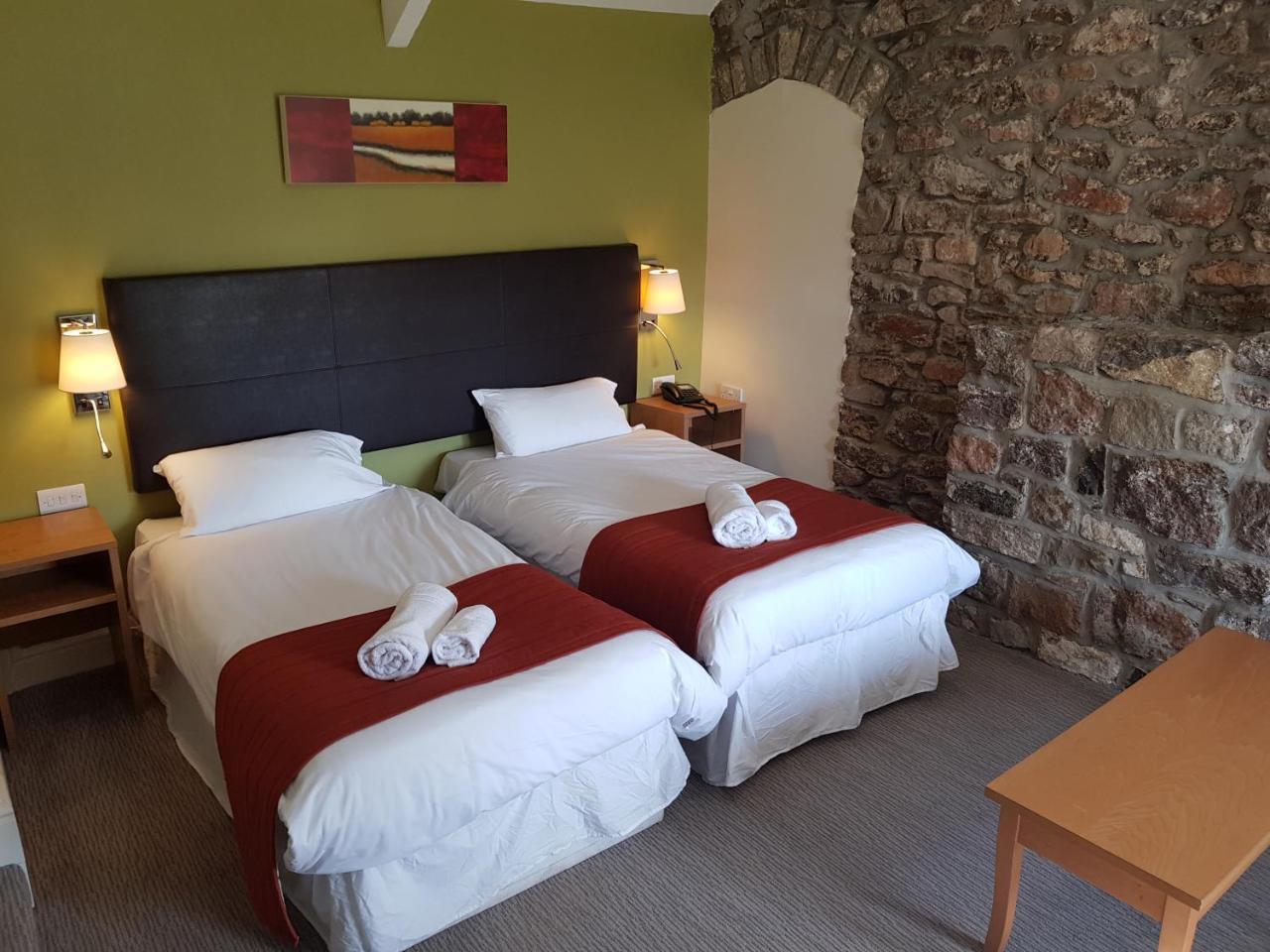 Rose And Crown Hotel Порткоул Екстериор снимка