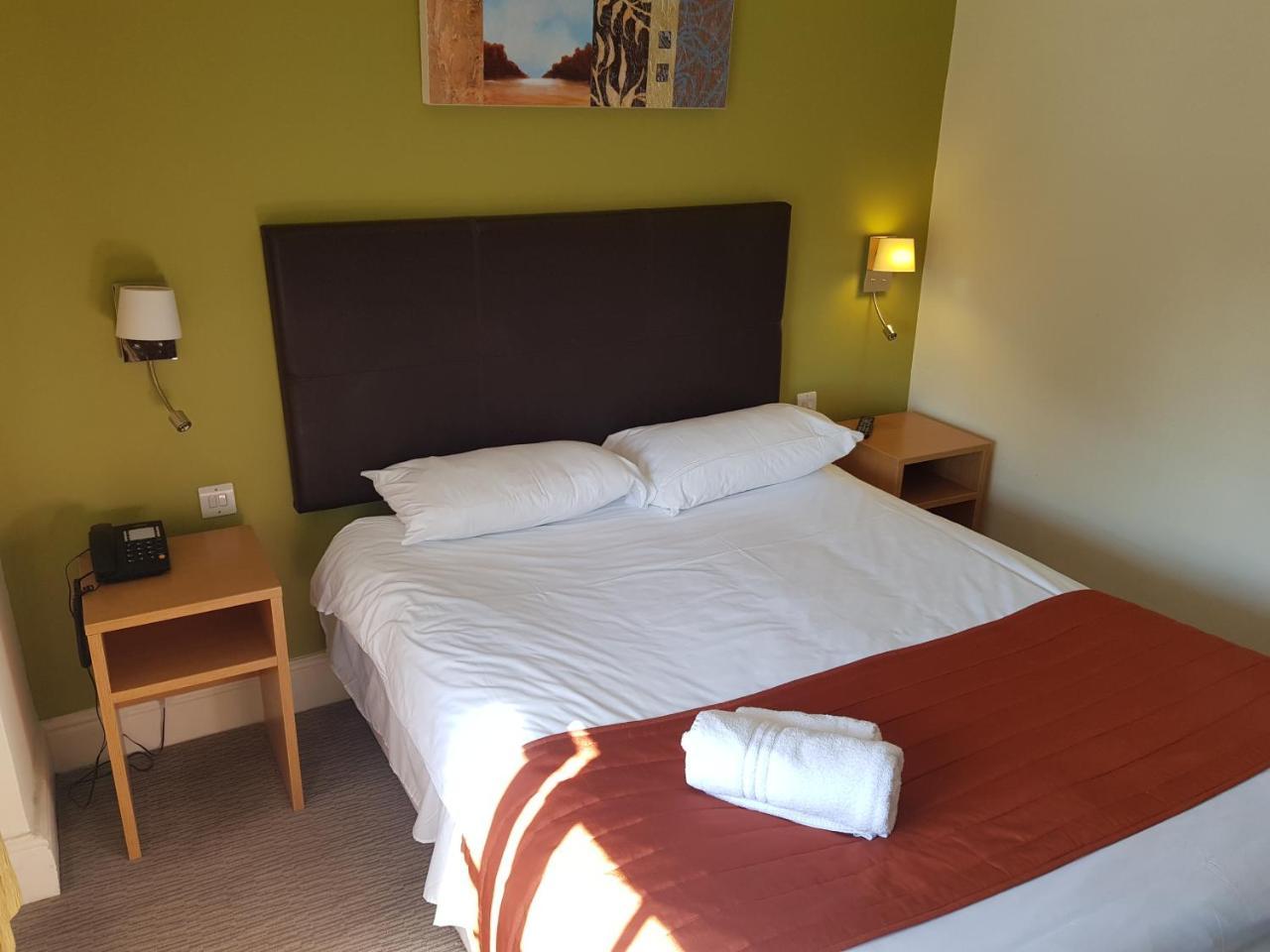 Rose And Crown Hotel Порткоул Екстериор снимка