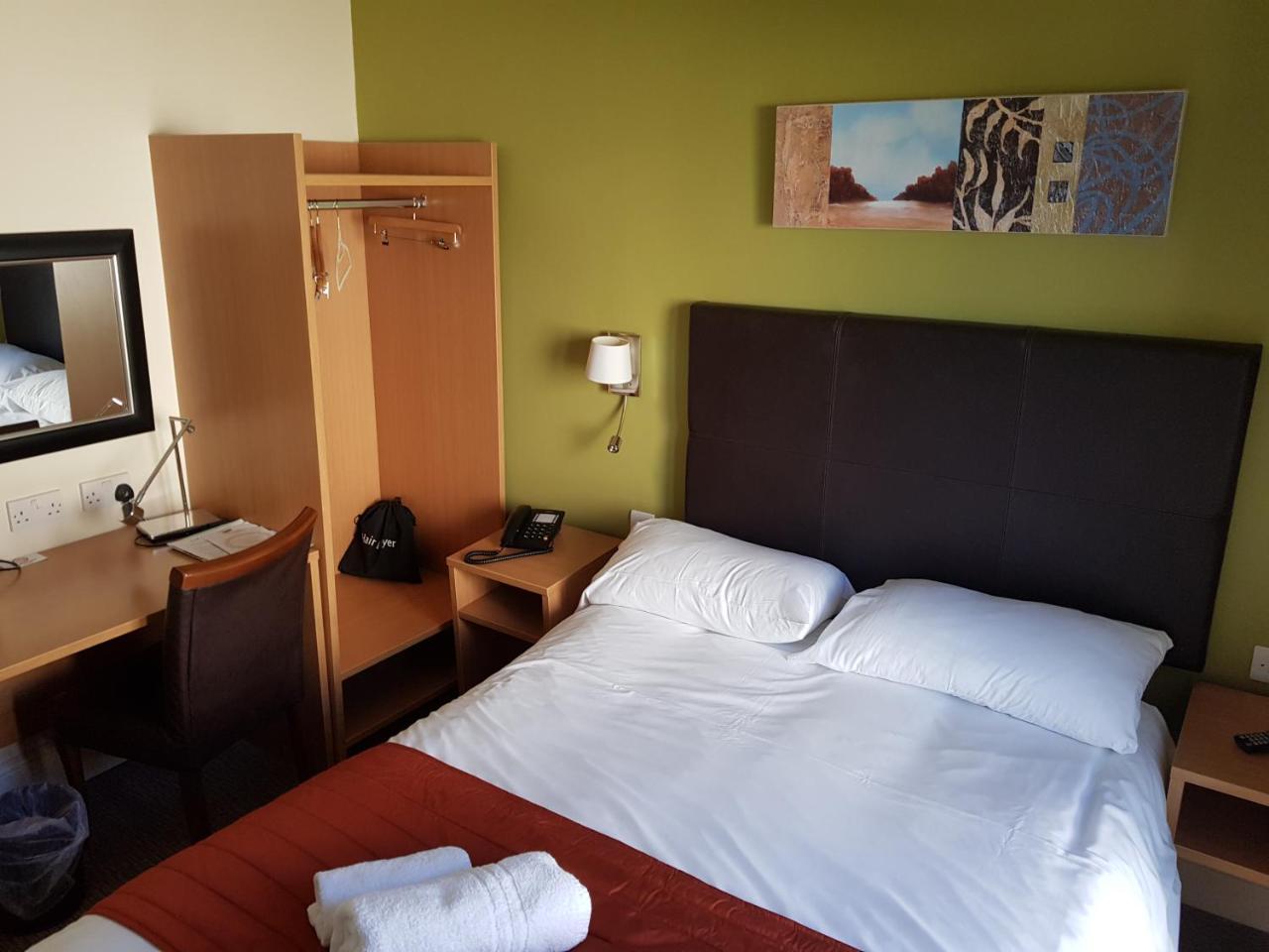 Rose And Crown Hotel Порткоул Екстериор снимка