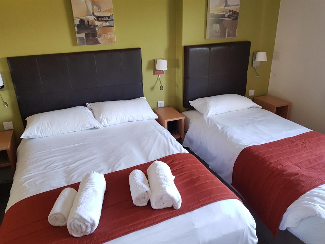 Rose And Crown Hotel Порткоул Екстериор снимка